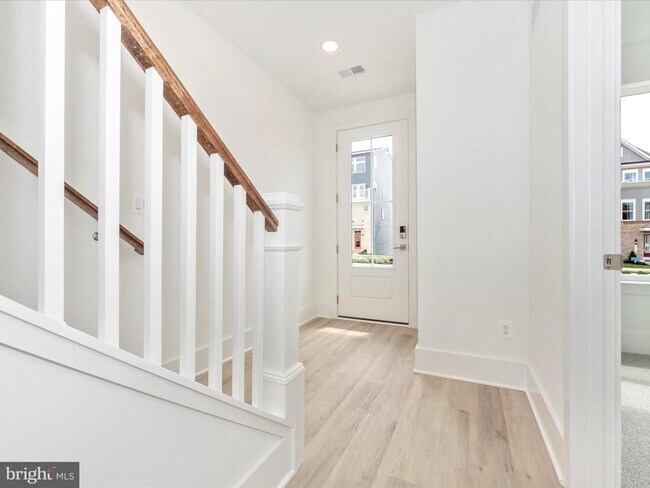 Foto del edificio - 705 Iron Frg Rd