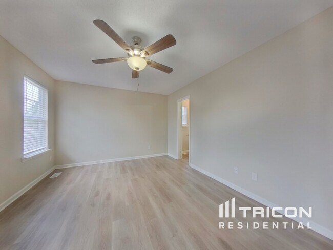 Foto del edificio - 118 Saddlemount Ln