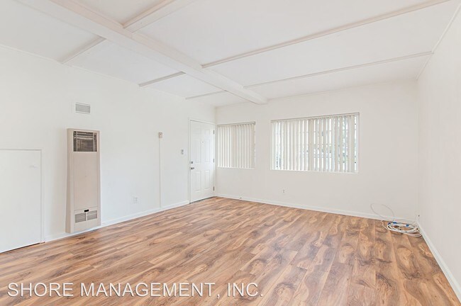 Building Photo - 3874-38765 Haines St