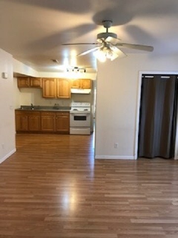 Foto del edificio - 1557 White St