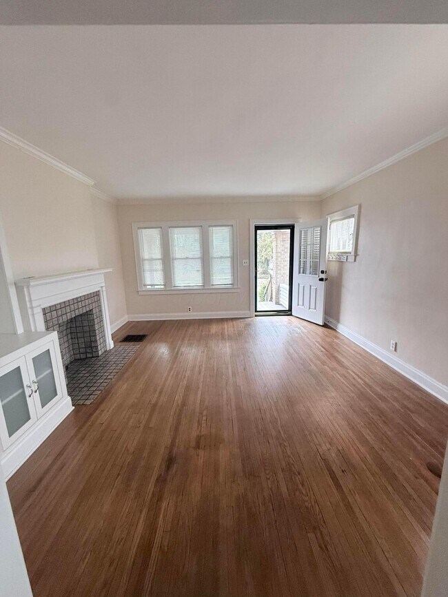 Building Photo - 2710 Dayton Ave