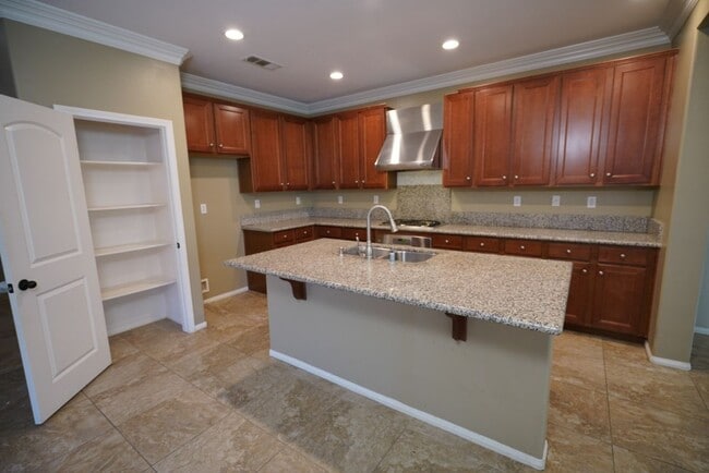 Building Photo - 14748 Ella Dr