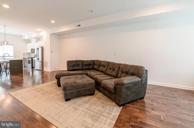 Foto del edificio - 1213 Pennock St