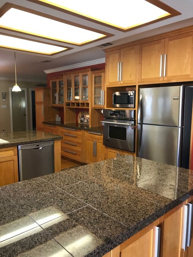 Foto del edificio - COMING SOON – Available After May 10, 2026 | Professionally Managed by Prime Property Management