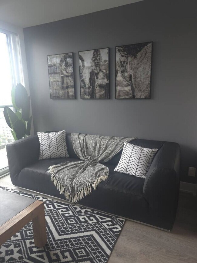 Building Photo - 30 Mutual St