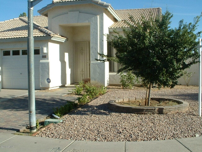Building Photo - 407 W Helena Dr
