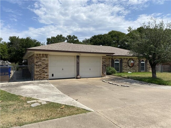 Foto del edificio - 1122 Rhonda Lee St