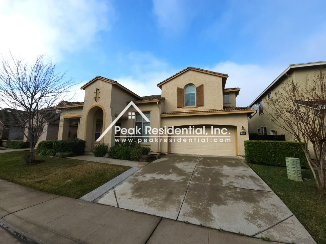 Primary Photo - Wonderful 4bd/2.5ba Elk Grove Home with 3 ...