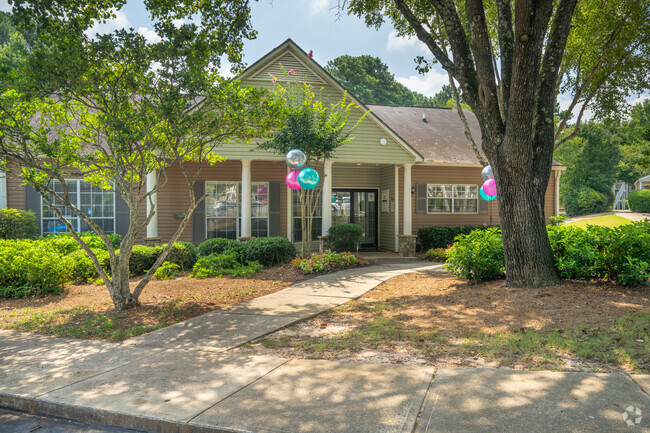 Building Photo - Brooks Crossing Apartments