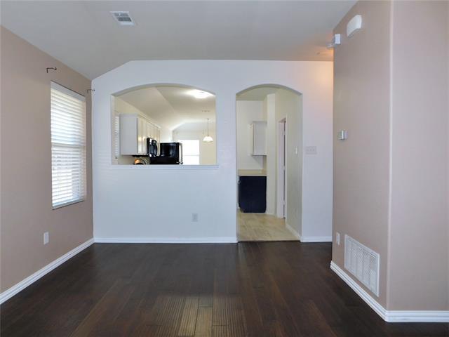 Foto del edificio - 3704 San Lucas Ln