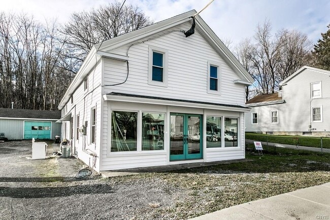 Building Photo - 4527 Apulia Rd