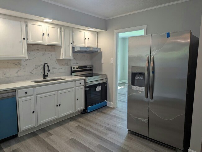 Building Photo - 229 Watson Dr