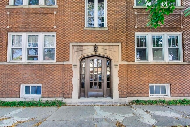 Foto del edificio - 3921 N Long Ave