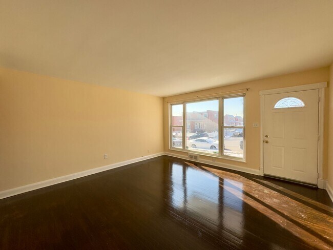 Foto del edificio - Charming 3 Bedroom/2 Bathroom Townhome in Violetville MD!