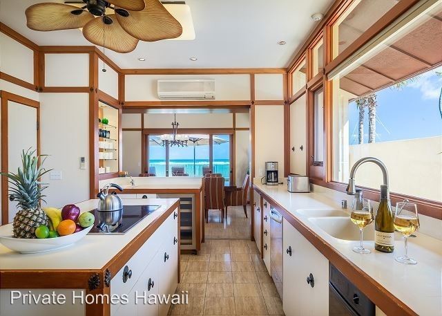 Building Photo - 4451 Kahala Ave