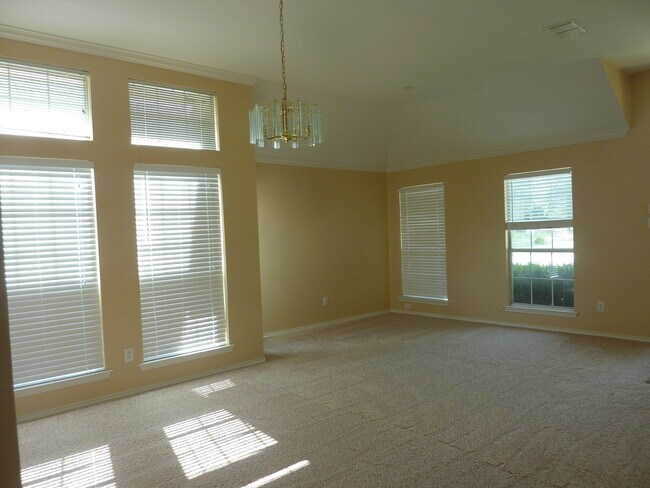 Foto del edificio - 4013 Aldenham Dr
