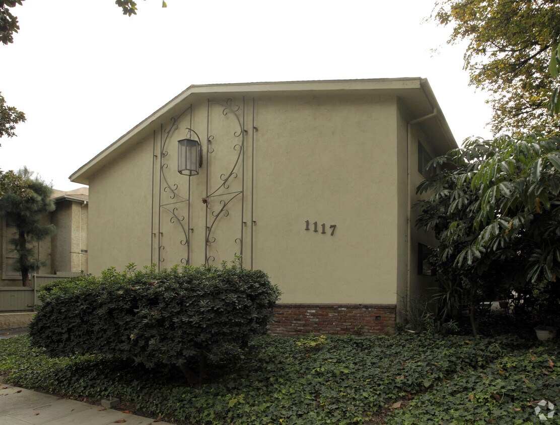 Foto del edificio - 1117 N Stoneman Ave