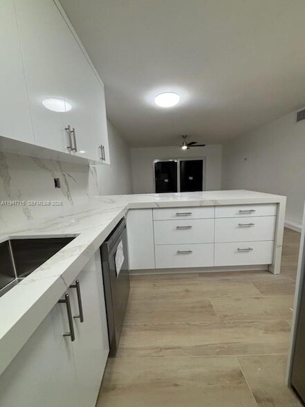 Foto del edificio - 840 SW 129th Pl