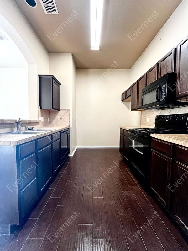 1335 Piedmont Dr, Mansfield, TX 76063 Condo for Rent in Mansfield, TX