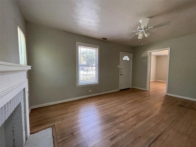 Foto del edificio - 3302 Fairview Ave