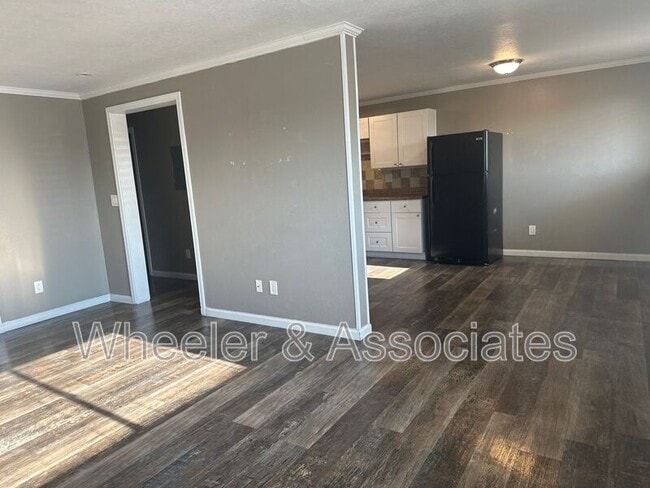 Building Photo - 520 E 4400 S