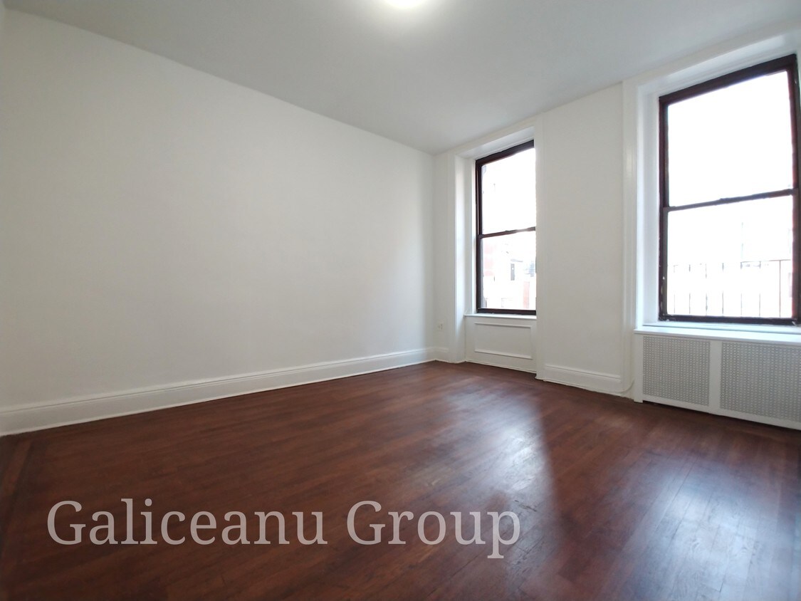 Primary Photo - 448 W 57th St