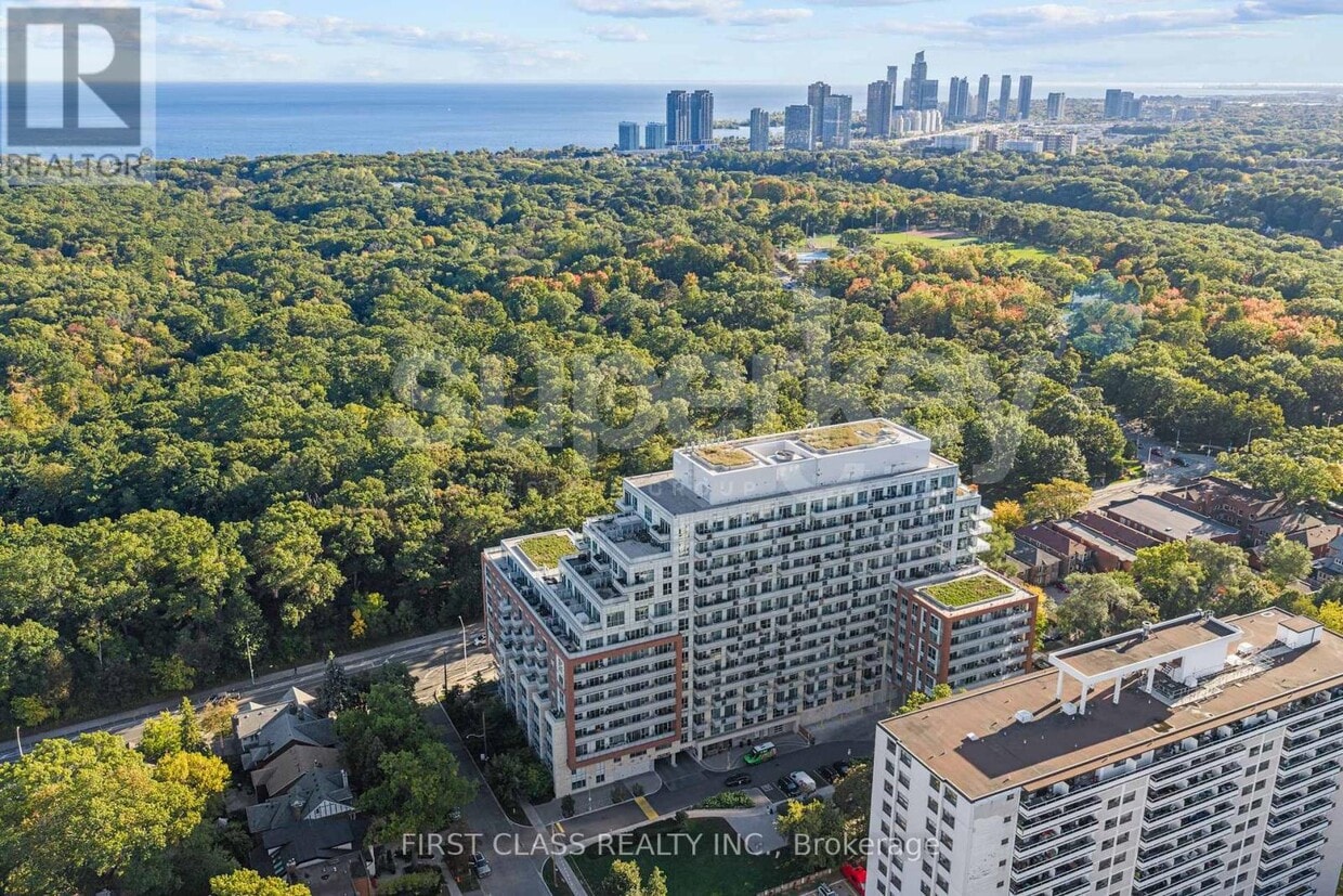 Photo principale - 1830 Bloor St W