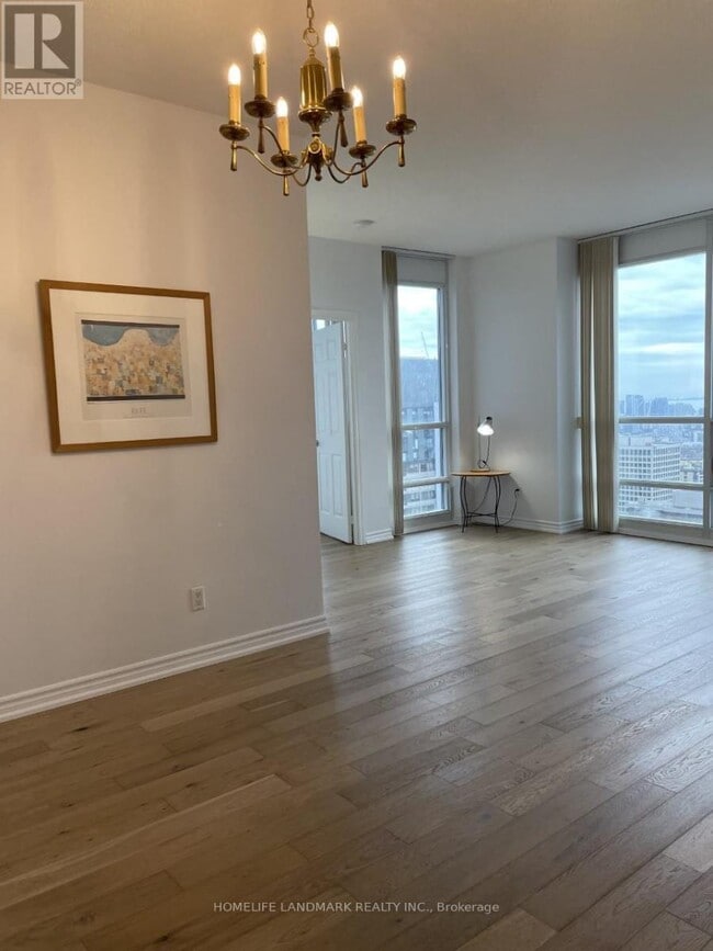 Photo du bâtiment - 761-3761 Bay St.