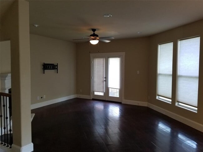 Building Photo - 2635 Villa Di Lago Dr