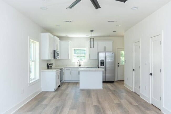 Foto del edificio - 103 Highpoint Dr