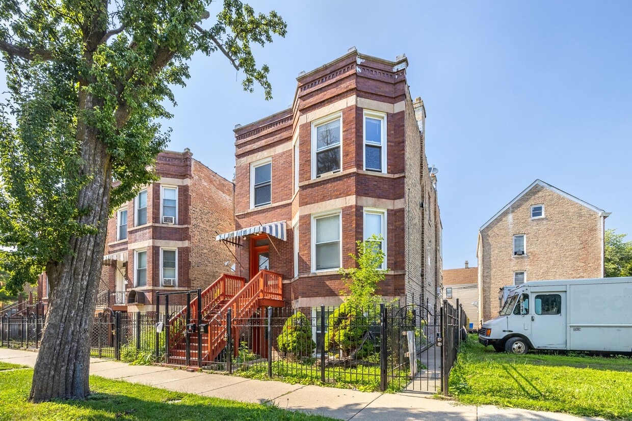 Primary Photo - 4104 W 24th Pl