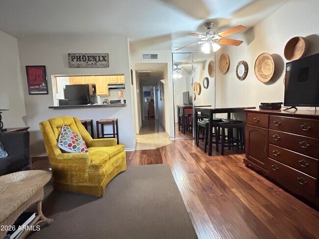 Foto del edificio - 14203 N 19th Ave