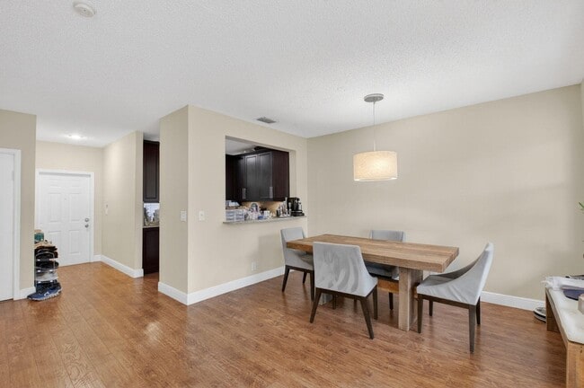 Building Photo - 20951 Via Alamanda