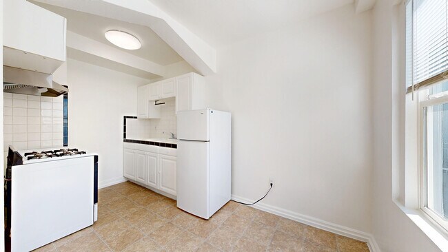 Foto del edificio - 665 Eddy St