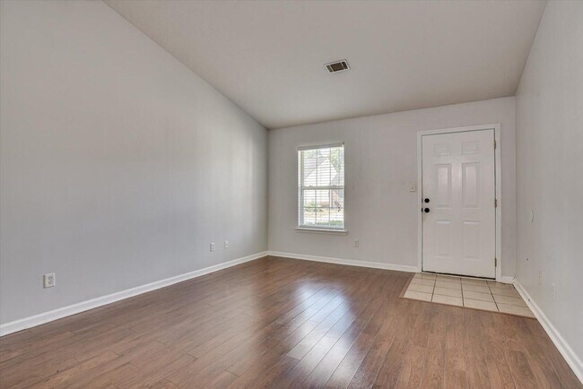 Building Photo - 234 Sassafras Ln