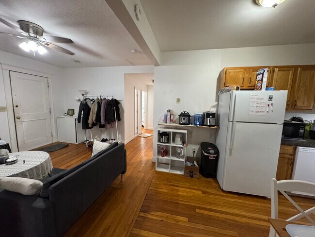Building Photo - 23 Egremont Rd