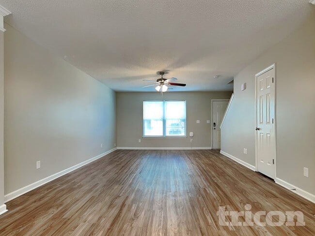 Building Photo - 121 Eagle Pointe Dr