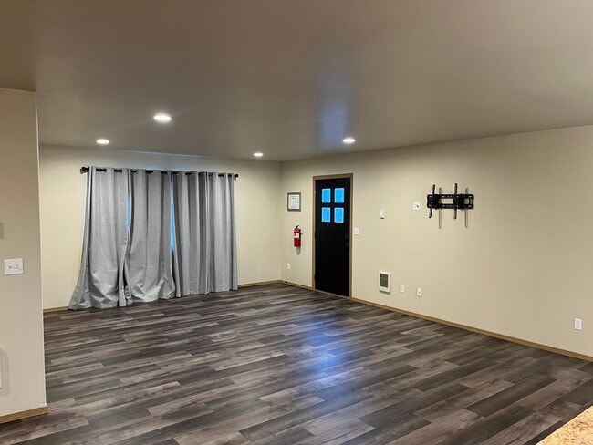 Building Photo - 101 Kynzie Ln