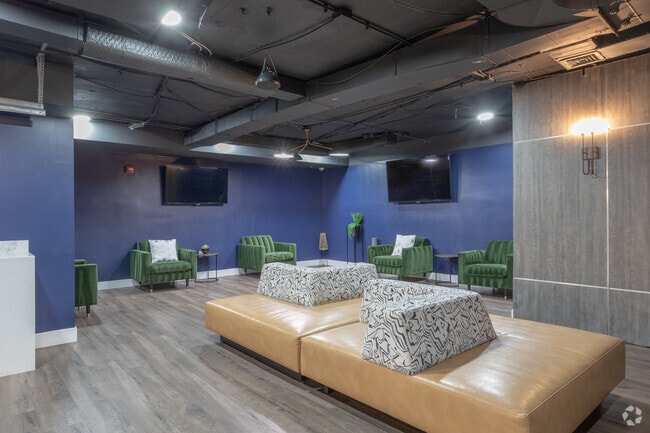 Interior Photo - Arrive 2801