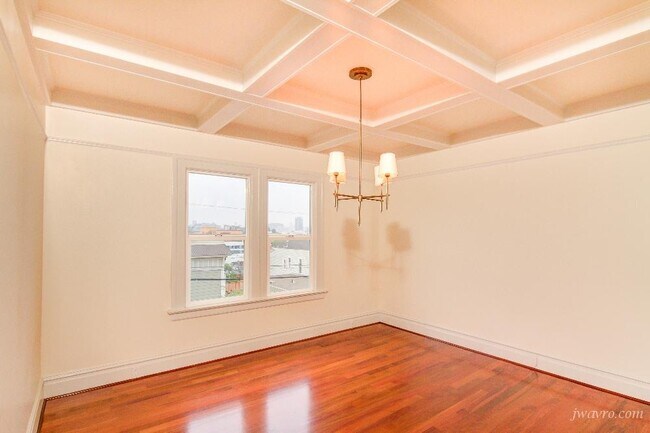 Building Photo - 555 Sanchez St