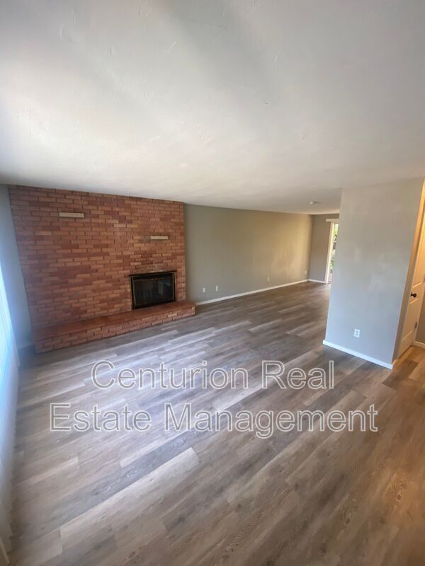 Foto del edificio - 3824 Bayonne Dr. SE.