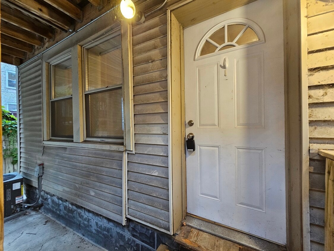 Primary Photo - 2646 N Orchard St