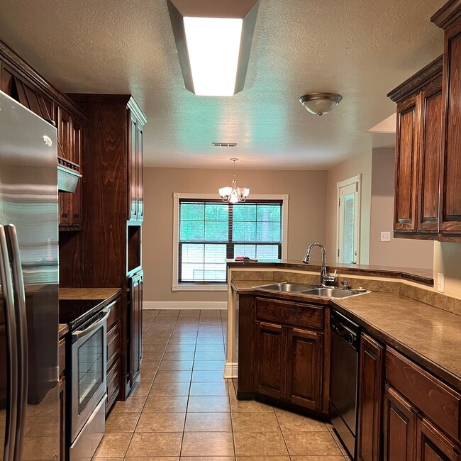 Foto del edificio - 503 Woodland Pkwy