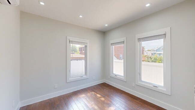 Foto del edificio - 93 Skidmore Ln