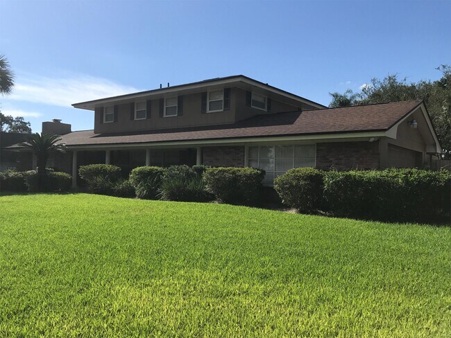 Foto del edificio - 130 Spring Lake Hills Dr