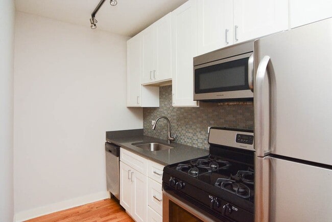 Building Photo - 2424 N Kedzie Blvd