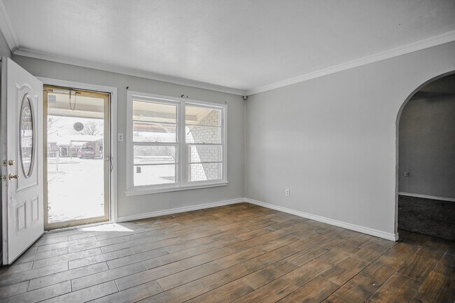 Foto del edificio - 2641 E Baylor St