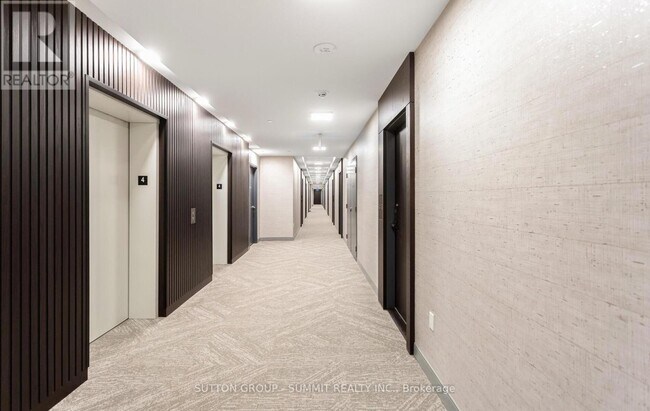 Photo du bâtiment - 412-412 Silver Maple Rd