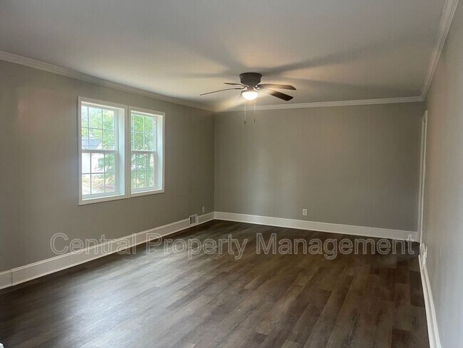 Building Photo - 522 Pennwood Dr