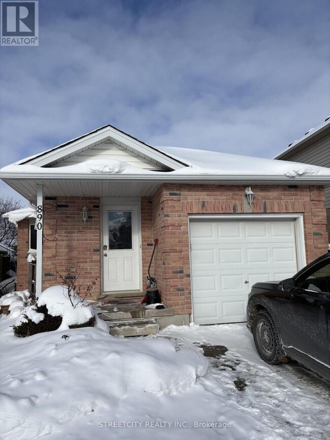 Building Photo - 890 Marigold St